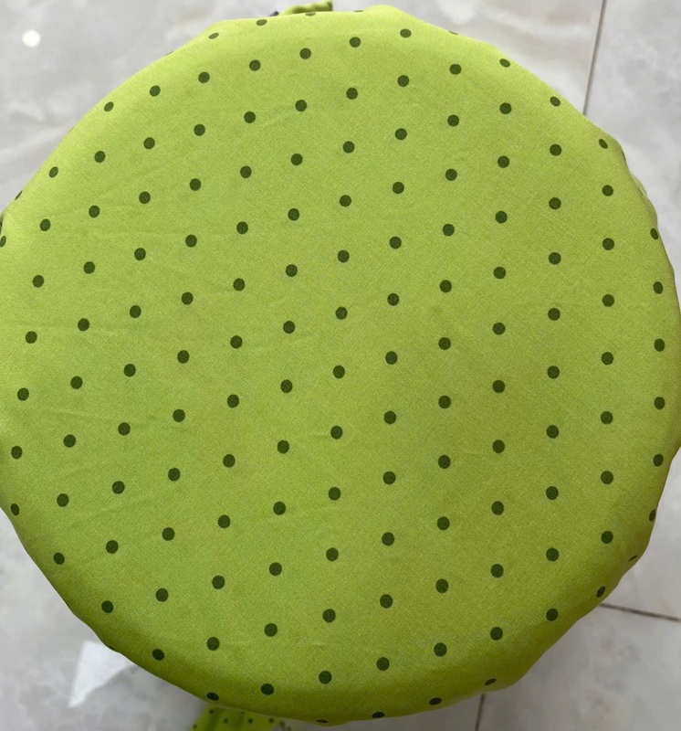 Vải chấm bi